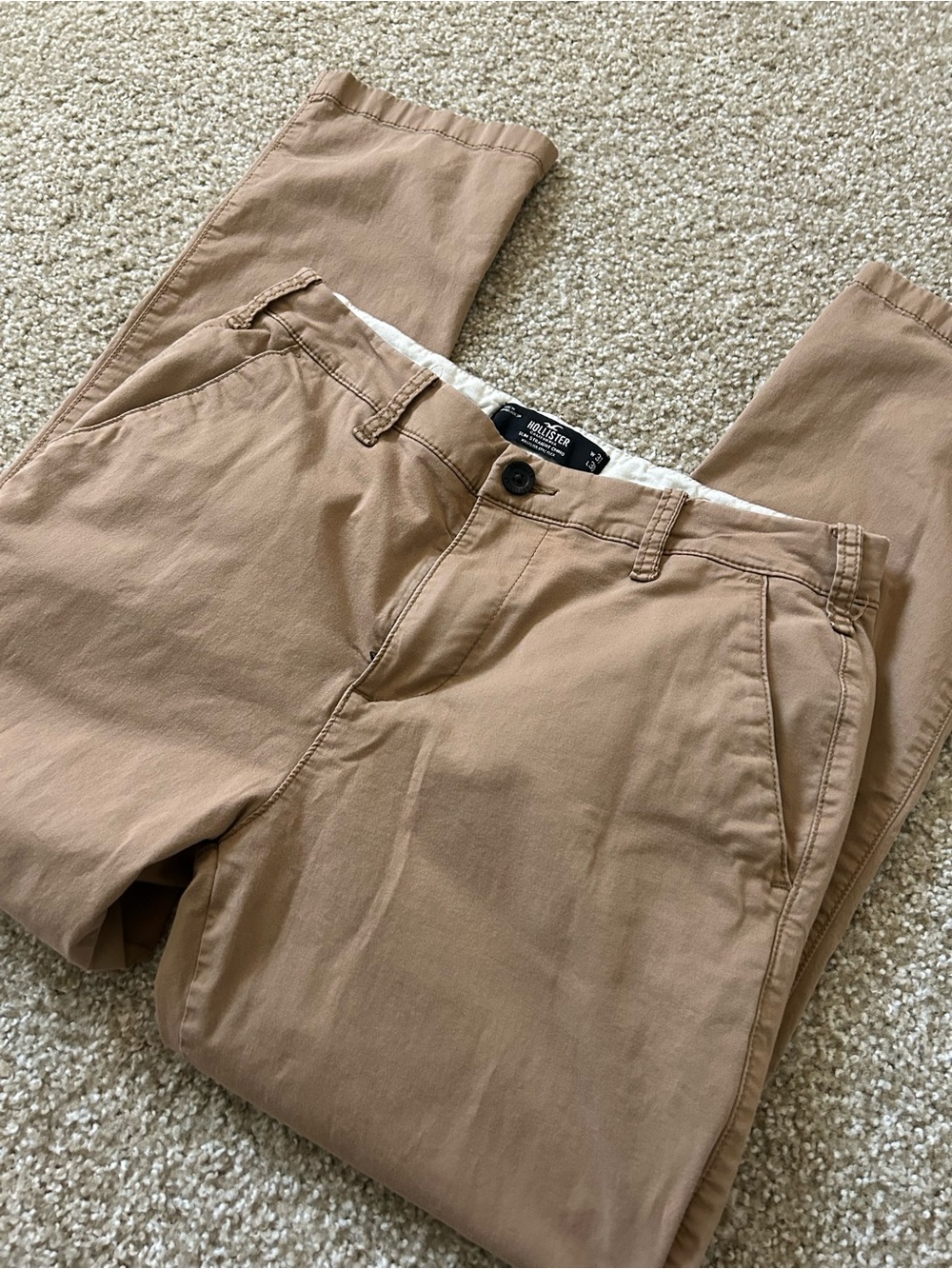 Hollister Men's Slim Straight Chino Pants in Khaki